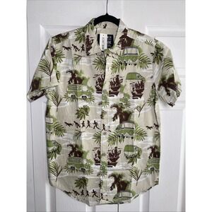 BoxLunch Mens Small Scooby Doo mystery Machine Short Sleeve Button Novelty Vacay